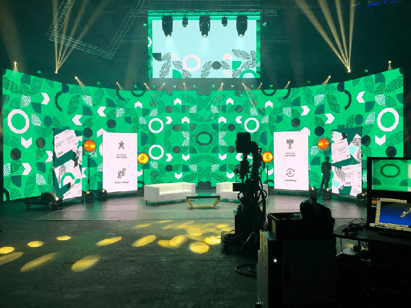 Panel LED alquiler HUB modular configuración curva escenario 360°