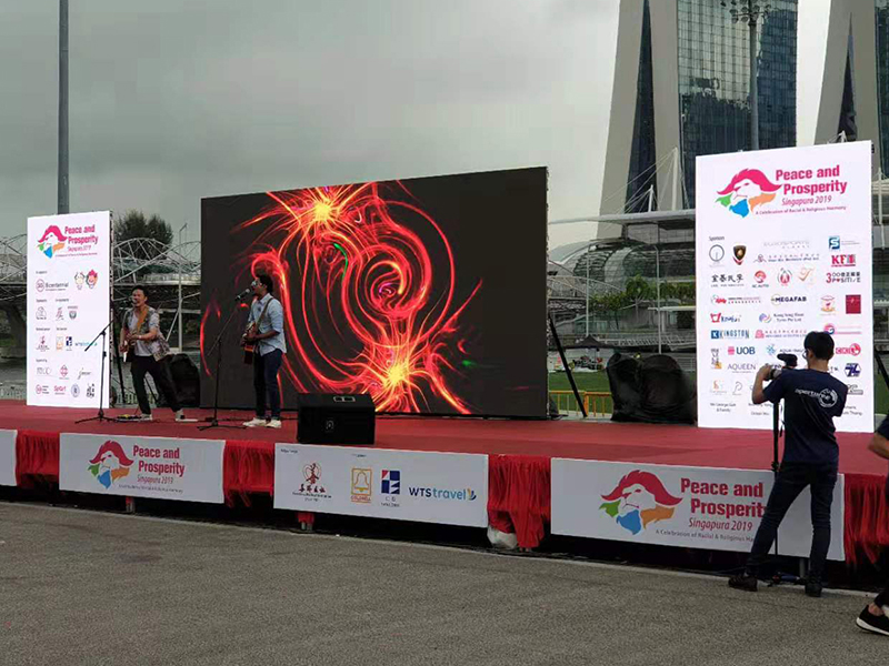 Pantalla LED Serie R instalación escenario evento
