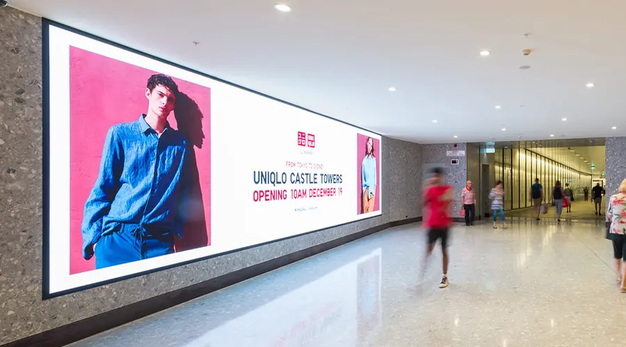 Videowall LED COB 8K instalación retail centro comercial sala de monitorización